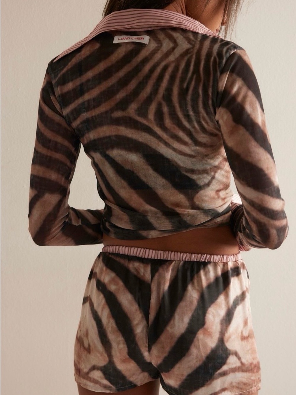 Hand Over Samuel Short - Zebra - Large - Picture 3 of 5